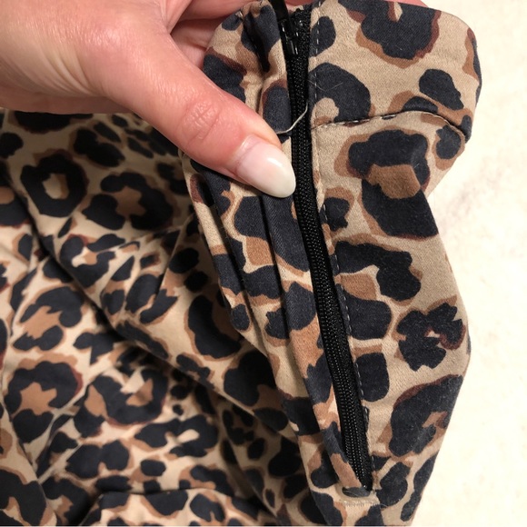 Leopard Print Pants, skinny leg, high waist, cropped | Size 2 - Picture 3 of 5